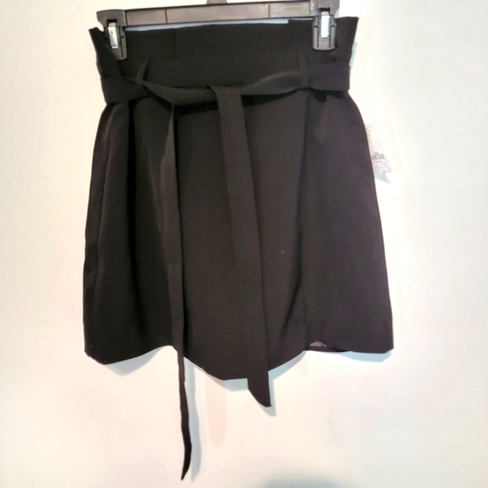 2 Bella black mini skirt